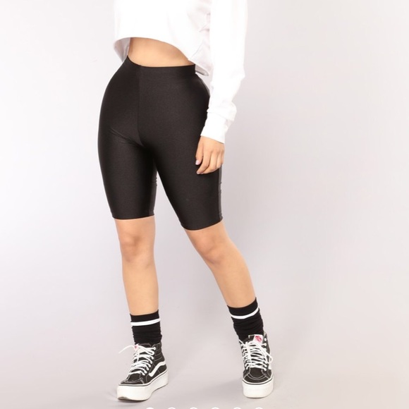 curves for days biker shorts